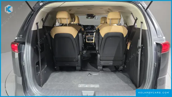 KIA CARNIVAL GASOLINE 9-SEATER PRESTIGE