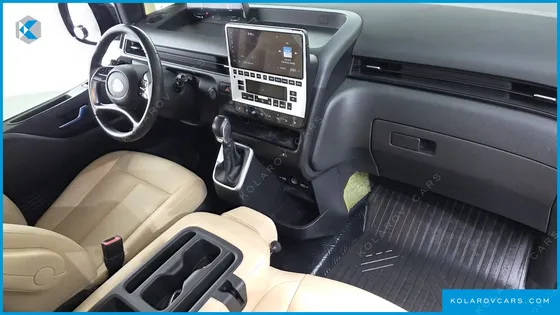 HYUNDAI STARIA CARGO 3-SEATER