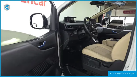 HYUNDAI STARIA CARGO 3-SEATER
