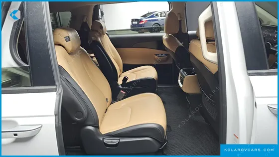 KIA CARNIVAL DIESEL 9-SEATER PRESTIGE