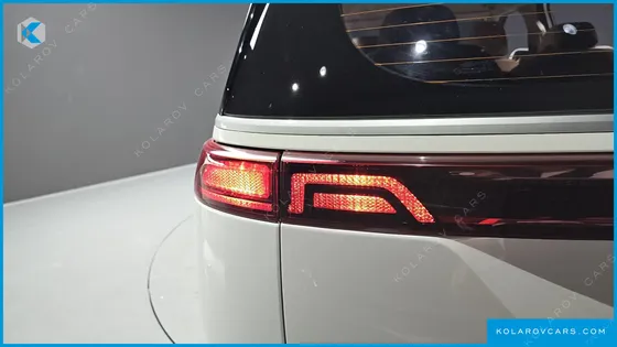 KIA CARNIVAL DIESEL 9-SEATER PRESTIGE