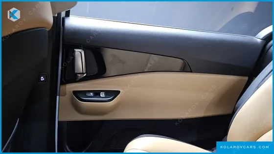 KIA CARNIVAL DIESEL 9-SEATER PRESTIGE