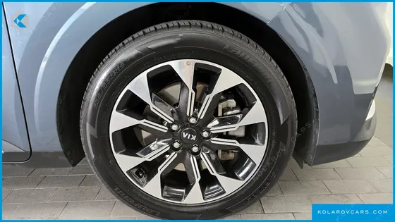KIA CARNIVAL DIESEL 9-SEATER NOBLESSE
