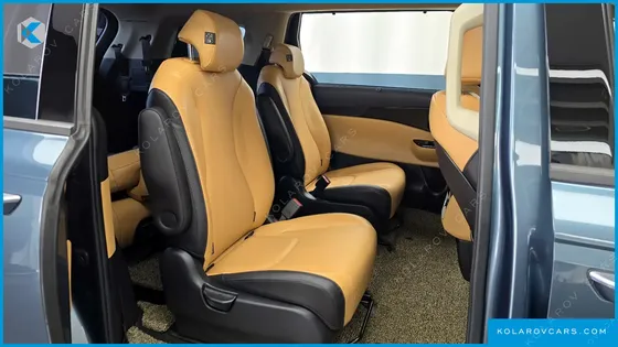 KIA CARNIVAL DIESEL 9-SEATER NOBLESSE