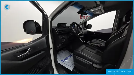 HYUNDAI STARIA CARGO 5-SEATER