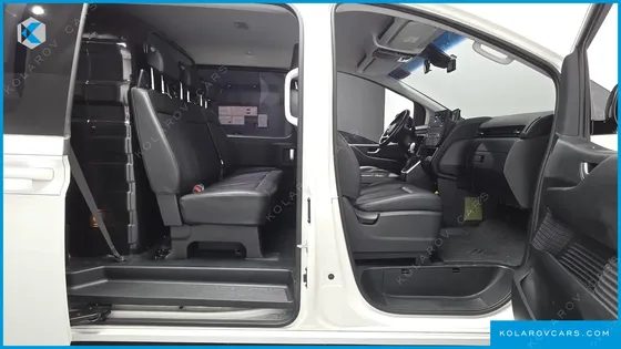 HYUNDAI STARIA CARGO 5-SEATER