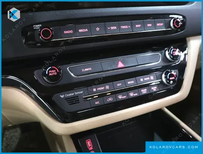 KIA CARNIVAL 9-SEATER NOBLESSE SPECIAL