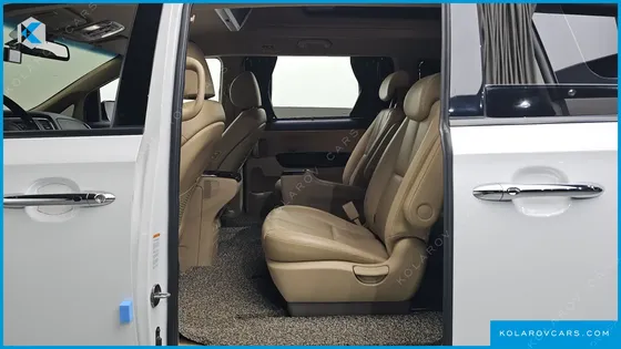 KIA CARNIVAL 9-SEATER HI-LIMOUSINE