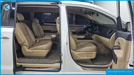 KIA CARNIVAL 9-SEATER HI-LIMOUSINE