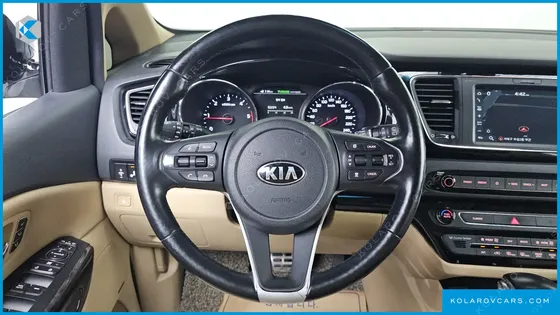 KIA CARNIVAL 9-SEATER HI-LIMOUSINE