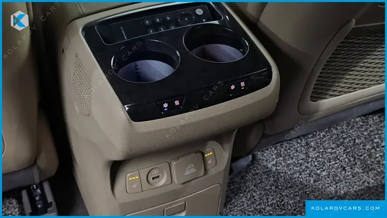 KIA CARNIVAL 9-SEATER HI-LIMOUSINE