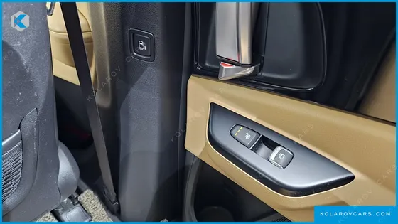 KIA CARNIVAL DIESEL 9-SEATER PRESTIGE