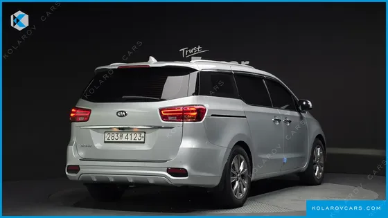 KIA CARNIVAL 9-SEATER NOBLESSE
