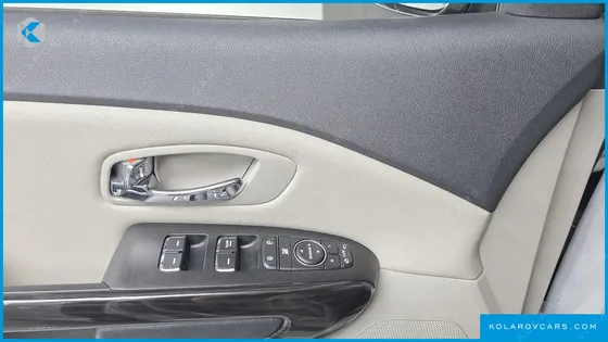 KIA CARNIVAL 9-SEATER NOBLESSE