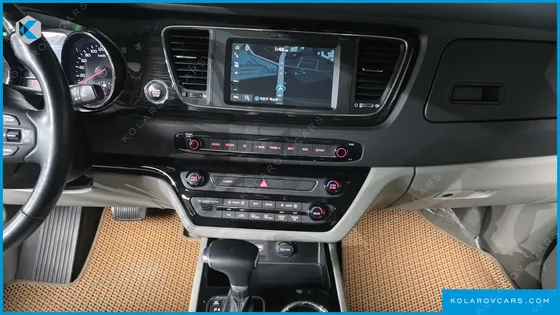 KIA CARNIVAL 9-SEATER NOBLESSE