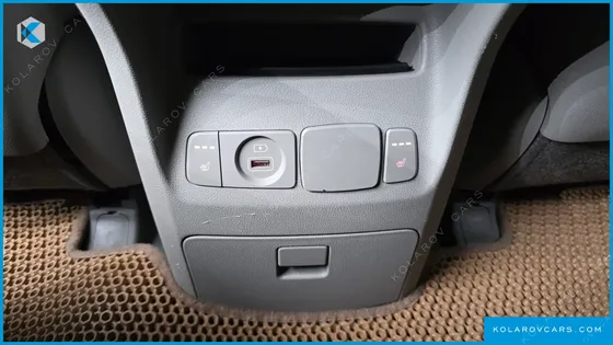 KIA CARNIVAL 9-SEATER NOBLESSE