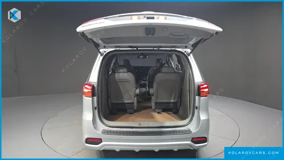 KIA CARNIVAL 9-SEATER NOBLESSE