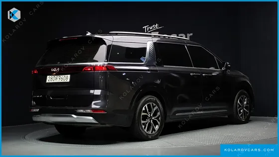 KIA CARNIVAL GASOLINE 9-SEATER SIGNATURE