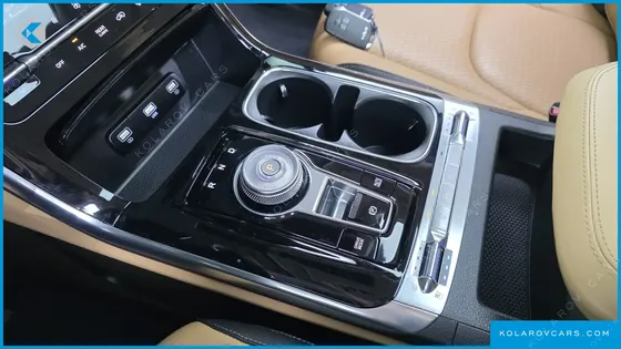 KIA CARNIVAL DIESEL 9-SEATER SIGNATURE