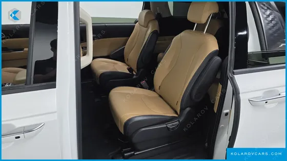 KIA CARNIVAL DIESEL 9-SEATER SIGNATURE