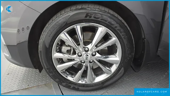 KIA CARNIVAL 9-SEATER NOBLESSE SPECIAL