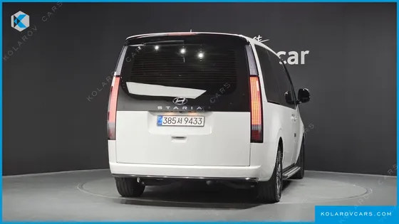 HYUNDAI STARIA LOUNGE 7-SEATER