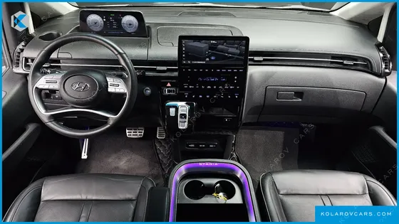 HYUNDAI STARIA LOUNGE 7-SEATER