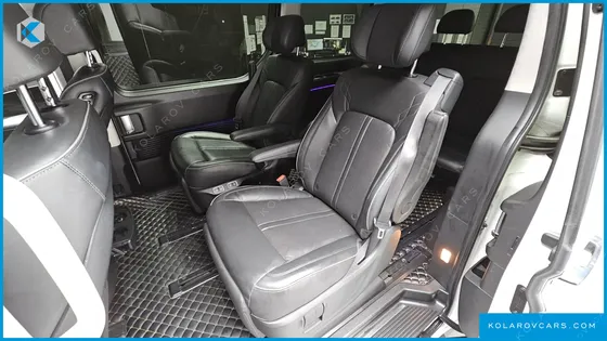 HYUNDAI STARIA LOUNGE 7-SEATER
