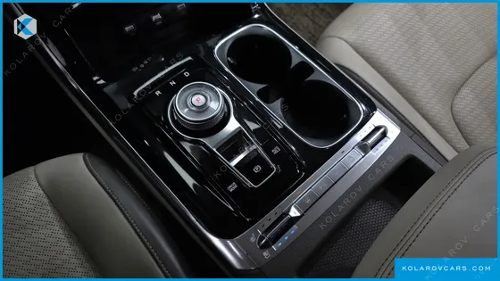 KIA CARNIVAL DIESEL 7-SEATER SIGNATURE