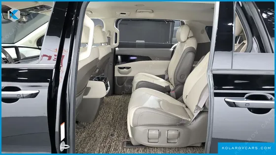 KIA CARNIVAL DIESEL 7-SEATER SIGNATURE