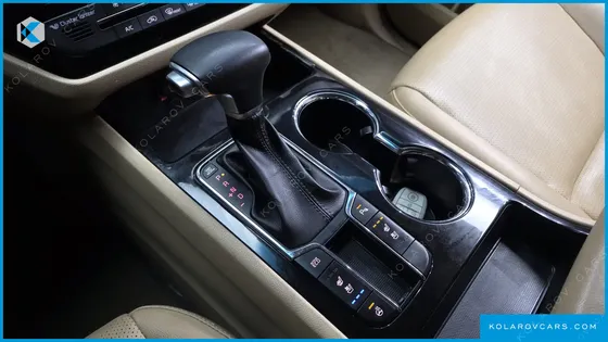 KIA CARNIVAL 9-SEATER HI-LIMOUSINE
