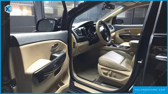 KIA CARNIVAL 9-SEATER HI-LIMOUSINE