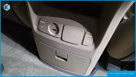 KIA CARNIVAL 9-SEATER HI-LIMOUSINE