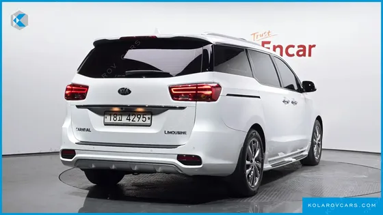 KIA CARNIVAL 7-SEATER LIMOUSINE