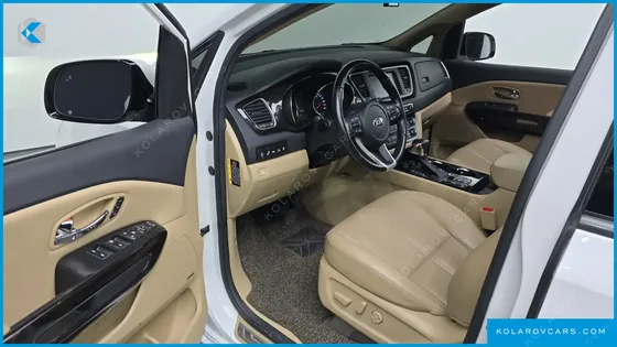 KIA CARNIVAL 7-SEATER LIMOUSINE