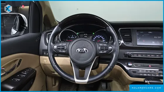 KIA CARNIVAL 7-SEATER LIMOUSINE