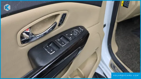 KIA CARNIVAL 7-SEATER LIMOUSINE