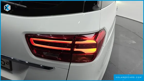 KIA CARNIVAL 7-SEATER LIMOUSINE