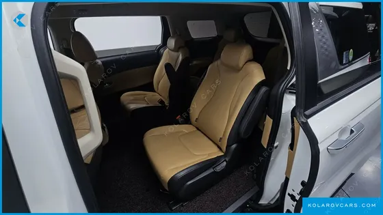 KIA CARNIVAL DIESEL 9-SEATER PRESTIGE