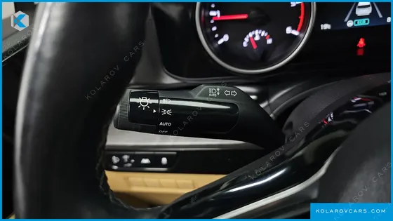 KIA CARNIVAL DIESEL 9-SEATER PRESTIGE