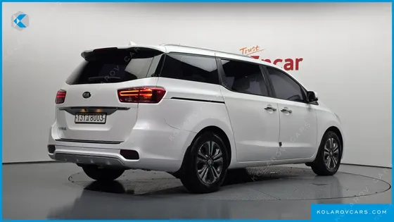 KIA CARNIVAL 9-SEATER LUXURY