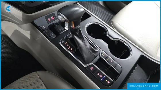 KIA CARNIVAL 9-SEATER LUXURY