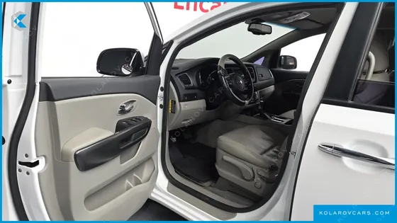 KIA CARNIVAL 9-SEATER LUXURY