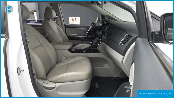 KIA CARNIVAL 9-SEATER LUXURY