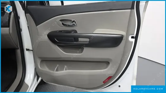 KIA CARNIVAL 9-SEATER LUXURY