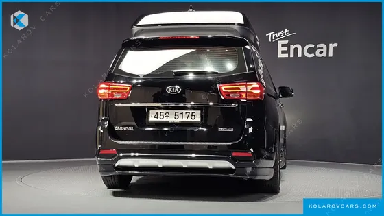 KIA CARNIVAL 9-SEATER HI-LIMOUSINE