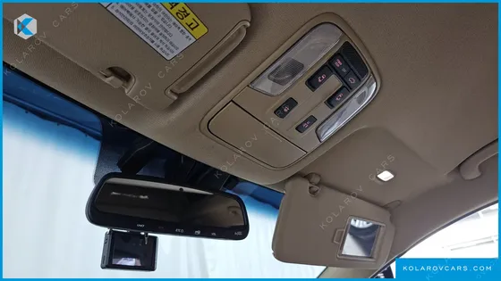 KIA CARNIVAL 9-SEATER HI-LIMOUSINE