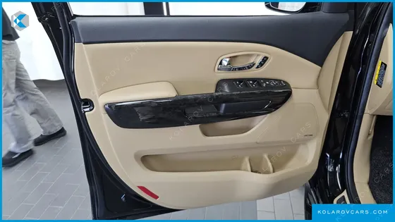 KIA CARNIVAL 9-SEATER HI-LIMOUSINE