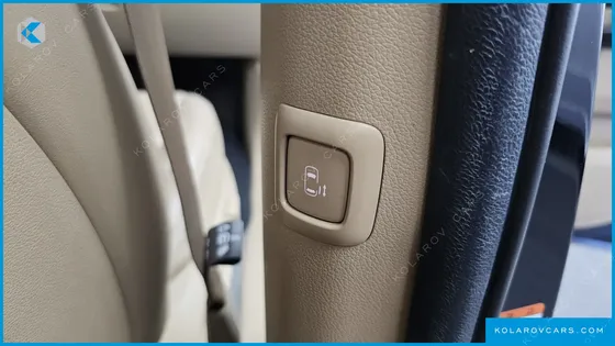 KIA CARNIVAL 9-SEATER HI-LIMOUSINE
