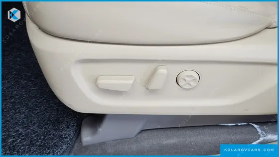 KIA CARNIVAL 9-SEATER HI-LIMOUSINE